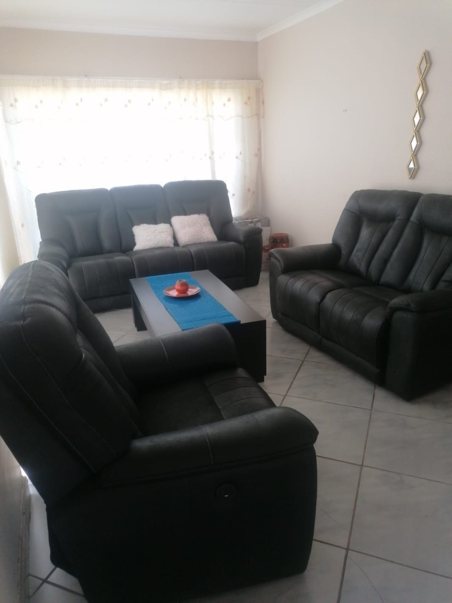 To Let 4 Bedroom Property for Rent in Sasolburg Free State